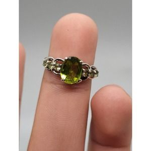925 Sterling Silver Peridot Size 5